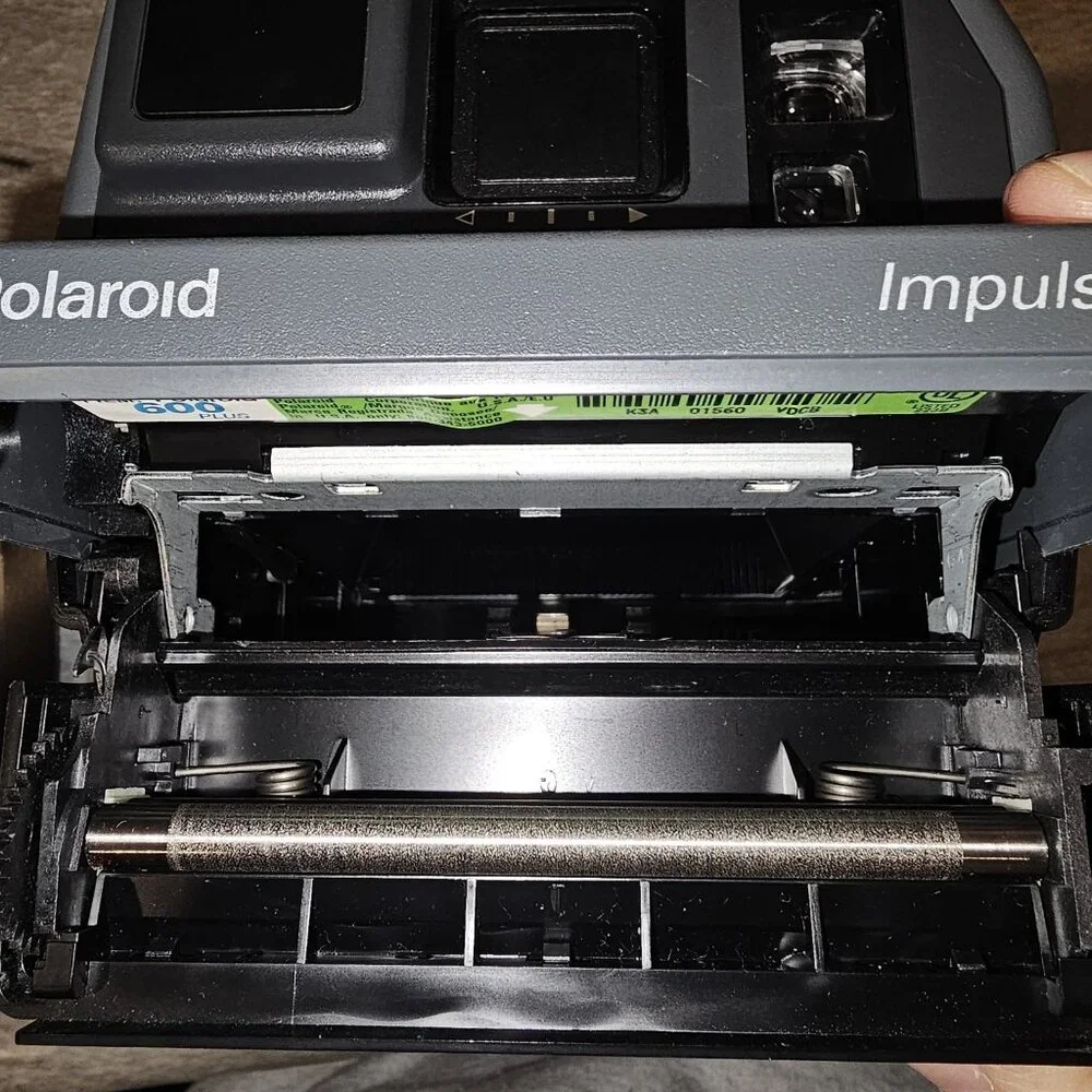 VTG Polaroid Camera 600 Impulse Instant Untested W Film Dead Battery‎ Retro
